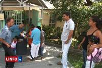 Parents en colÃ¨re devant l'Ã©cole "Les Tulipiers"