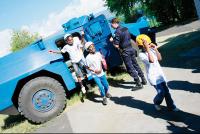 Mille sourires aux gendarmes 