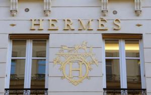 Luxe : LVMH annonce détenir plus de 20% du capital d'Hermès