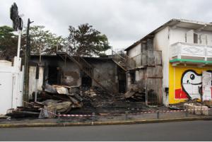 Le feu d'une case s'étend à une épicerie