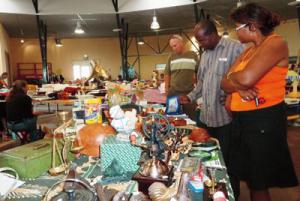 Retour du vide grenier sous les Grands Kiosques