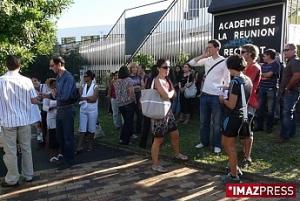 Les professeurs de Deux Canons devant le Rectorat