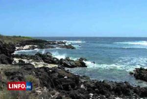 Baignade et surf toujours interdits à Trois Bassins